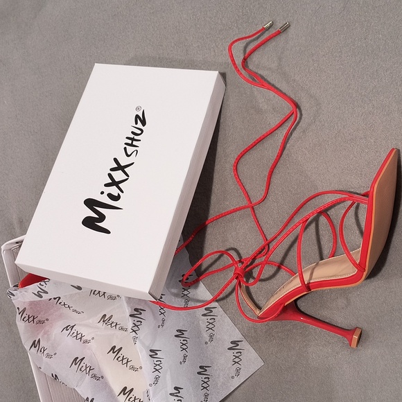 High heel sandals, strappy with ankle wrap, true red - Picture 2 of 7